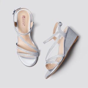 IDIFU Shimmering Silver Wedge Sandals Sise 8 1/2